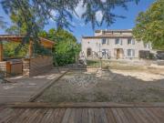 Propriété avec piscine et jardin Propriété avec piscine et jardin