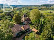Propriété avec piscine et jardin
