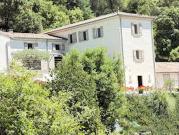 Propriété avec piscine et jardin