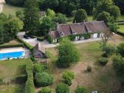 Propriété avec piscine et jardin