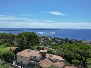 Propriété avec piscine et jardin