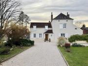 Propriété avec piscine et jardin