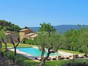 Propriété avec piscine et jardin