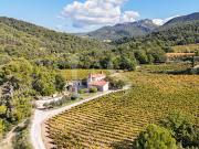 Propriété avec piscine et jardin