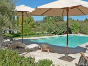 Propriété avec piscine et jardin