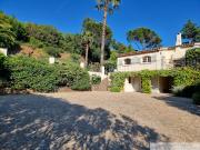 Propriété avec piscine et jardin