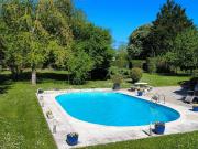Propriété avec piscine et sa maison d'amis sur son...