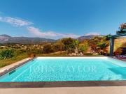 Propriété avec piscine et vue montagne 205m² Peri
