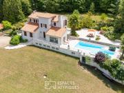 Propriété avec piscine, jacuzzi et étang, au sein...