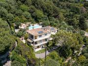 Propriété avec piscine, jardin méditerranéen et... Propriété avec piscine, jardin méditerranéen et...