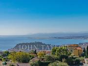 PROPRIETE CONTEMPORAINE AU PANORAMA UNIQUE