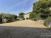 Propriété de 308 m2 sur 2,5 hectares de terrain et piscine