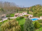 Propriété de campagne avec piscine, garage et abri de...