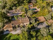 Propriété de caractère avec piscine dans secteur prisé...