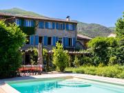 Propriété de caractère avec piscine et panorama sur les...