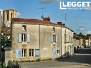 Propriété de caractère située dans une cité médiévale à...