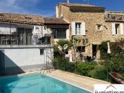 Propriété de charme au pied du château de Mondragon composée