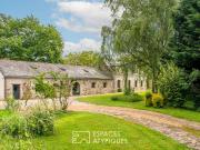 Propriété de charme avec piscine et dépendances sur un...