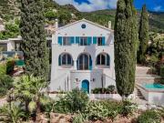 Propriété d'exception à 100 m de la plage du Canadel