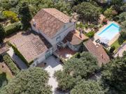 Propriété d'exception aux pieds des monts Toulonnais...