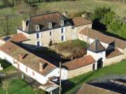 PROPRIETE DU 18ème MAGNIFIQUEMENT RESTAUREE SUR +/ 8ha...