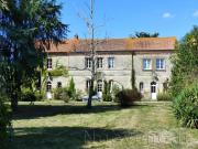 PROPRIETE du 19ème siècle de 300 m2 avec terrain de 4ha envi