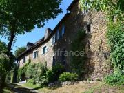 Propriété du XV siècle Sur les hauteurs du Lot Chambres...