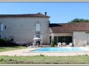 propriété en pierre + 1 ha