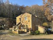 Propriété en pierres avec dépendances sur 5.4 ha de...