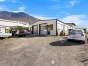 Propriété exceptionnelle en zone artisanale comprenant...