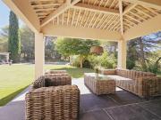 Propriété familiale avec piscine et tennis