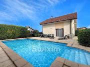 Propriété familiale avec piscine proche frontière