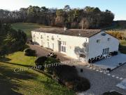 Propriété imposante en pierre