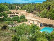 PROPRIETE MODERNE10 PIECES EN POSITION DOMINANTE SUR 1 ha