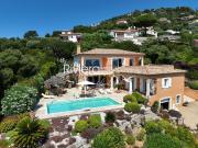 Propriété provençale avec piscine et très belle vue Mer...