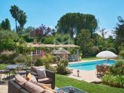 Propriété provençale d'exception dans un domaine fermé