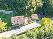 Propriété unique rénovées de 406 m² au cœur de la nature...