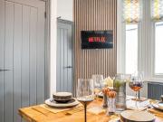 Stunning Property in the Heart of Old Town! Studio 3