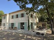 Provençale Mas avec grande terrain, piscine, tennis et...