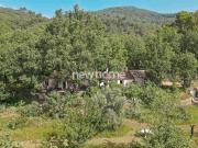 Provence dans la campagne: au calme maison et gîte avec...