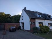 Provisionsfrei: Doppelhaushälfte mit Anbaupotential in...