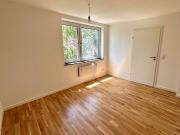 Provisionsfrei: Helle, renovierte 2 Zimmer Wohnung mit...