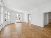 Provisionsfrei! Lichtdurchflutete 4 Zi. Altbauwohnung...