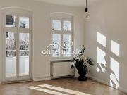 PROVISIONSFREI: Sanierte Altbauwohnung mit Balkon im...
