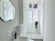 PROVISIONSFREI: Sanierte Altbauwohnung mit Balkon im...