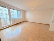 RESERVIERT PROVISIONSFREI VOM EIGENTÜMER! UNSANIERTE 3...