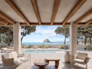 Encantadora villa rústica de cuatro dormitorios, tres...