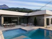 Proyecto Inmobiliario: Villa de Lujo Moderna en Jávea