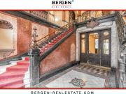 Prunkvoller 5 Zimmer Altbau mit Balkon und Loggia in... Prunkvoller 5 Zimmer Altbau mit Balkon und Loggia in...