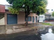 Pte. Quintana 3163. Amplio Salón comercial con oficinas...